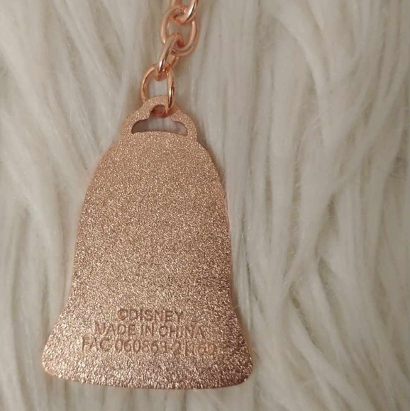 💖FIRM! NWT DISNEY PARKS BEAUTY AND THE BEAST BELLE ENCHANTED ROSE BAG CHARM/KEY - Picture 6 of 7